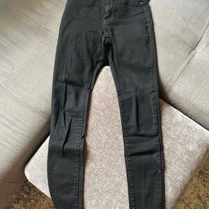 Black Levi’s 721 Skinny Jeans